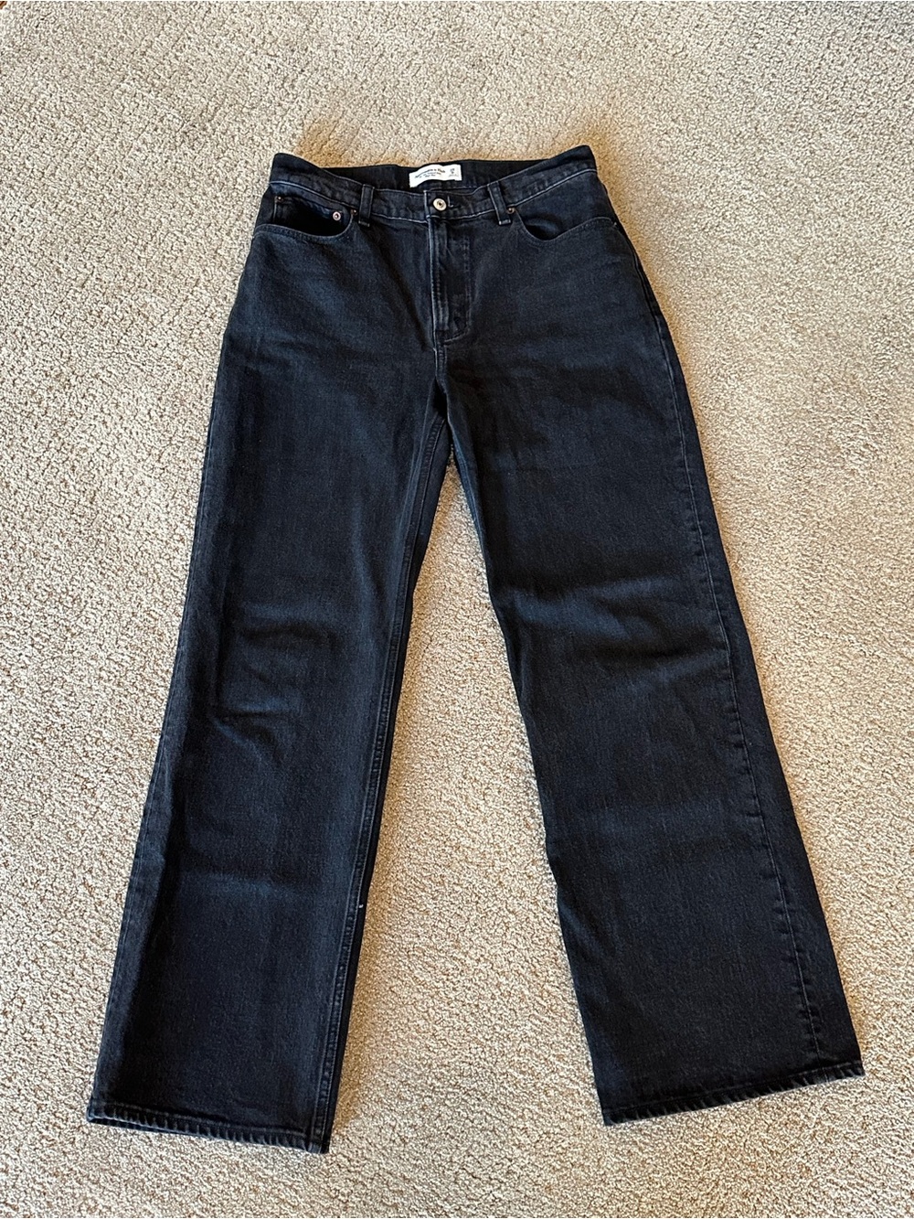 Abercrombie & Fitch Women’s 90s Relaxed Jean High Rise, Black